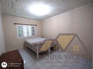 Casa no bairro Belmira Novaes, Lado Praia, em Peruíbe