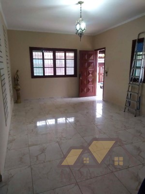 Casa no bairro Belmira Novaes, Lado Linha, em Peruíbe