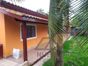 Casa no bairro Belmira Novaes, Lado Linha, em Peruíbe