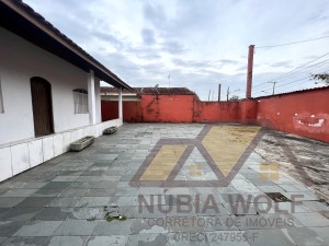 Casa no bairro Belmira Novaes, Lado Linha, em Peruíbe