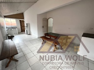 Casa no bairro Belmira Novaes, Lado Linha, em Peruíbe