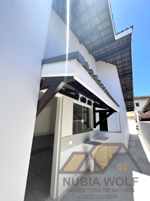 Casa no bairro Oásis, Lado Linha, em Peruíbe