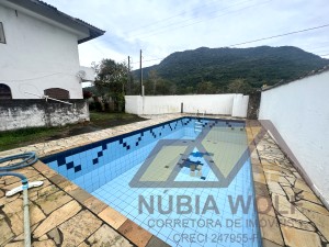 Ponto Comercial no bairro Jardim Itatins, Lado Linha, em Peruíbe