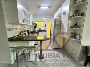 Casa no bairro São José, Lado Linha, em Peruíbe