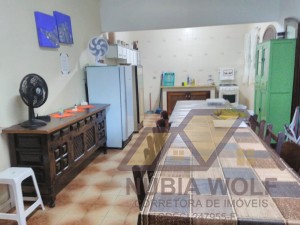 Casa no bairro Belmira Novaes, Lado Linha, em Peruíbe