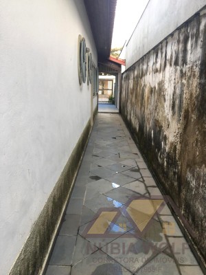 Casa no bairro Stella Maris, Lado Praia, em Peruíbe