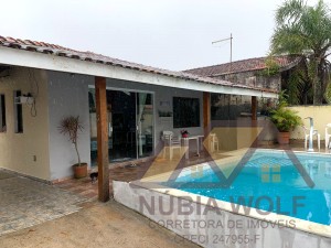 Casa no bairro Belmira Novaes, Lado Praia, em Peruíbe