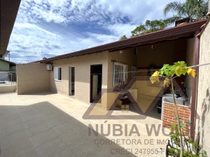 Casa no bairro Casablanca, Lado Linha, em Peruíbe